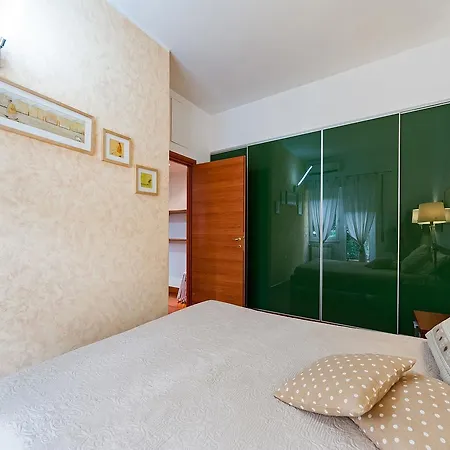 Roman Holidays - Flat Close To St Peter